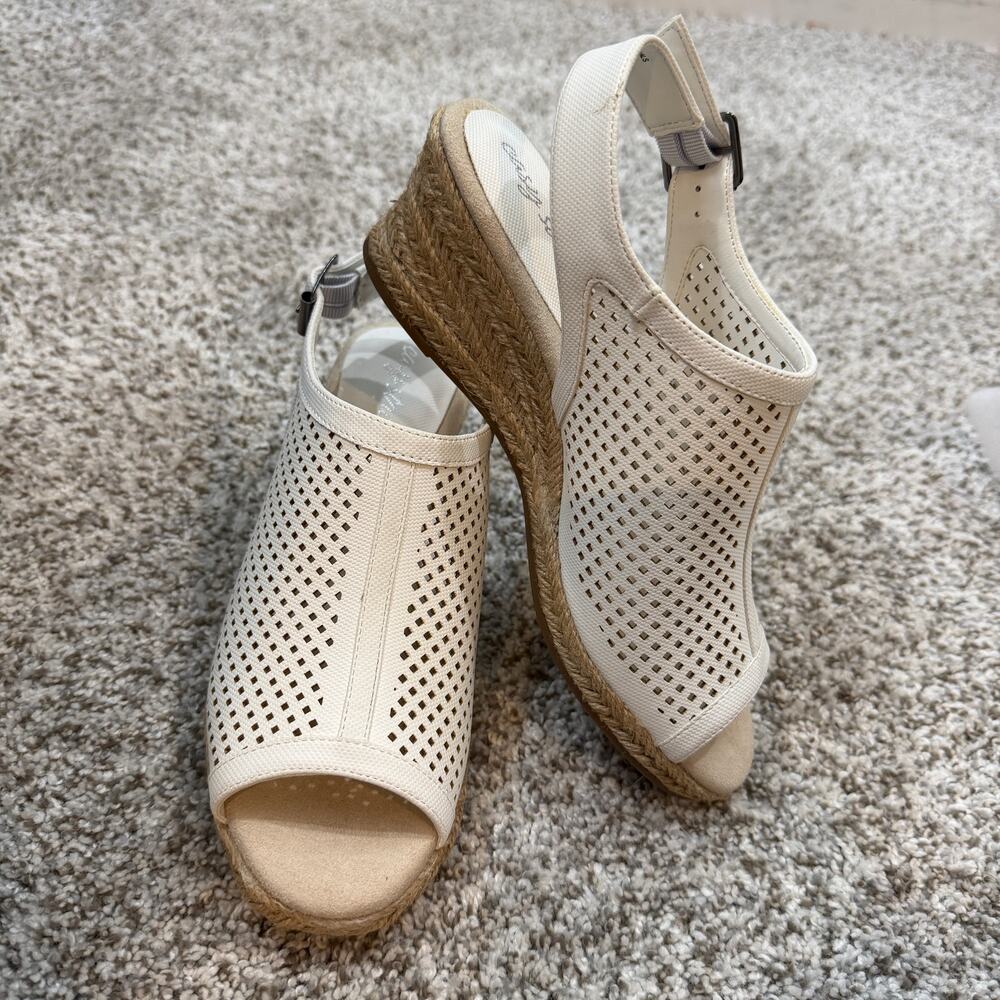 Cozy Street Wedge Sandals Size 5.5M Cream Espadrille Boho Summer